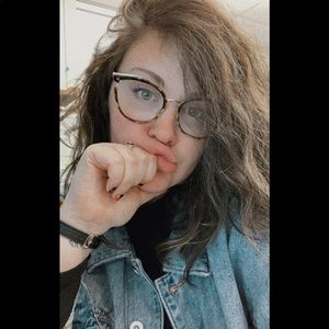 Meet your Posher, Alexandra